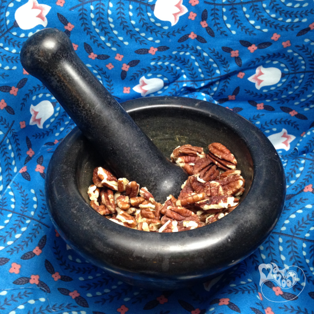 Heather's Cinnamon and Sour Cream Coffee Cake - MamootDIY.com