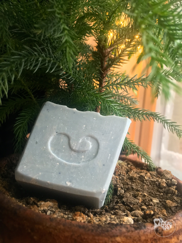 Snowbound Soap - MamootDIY.com